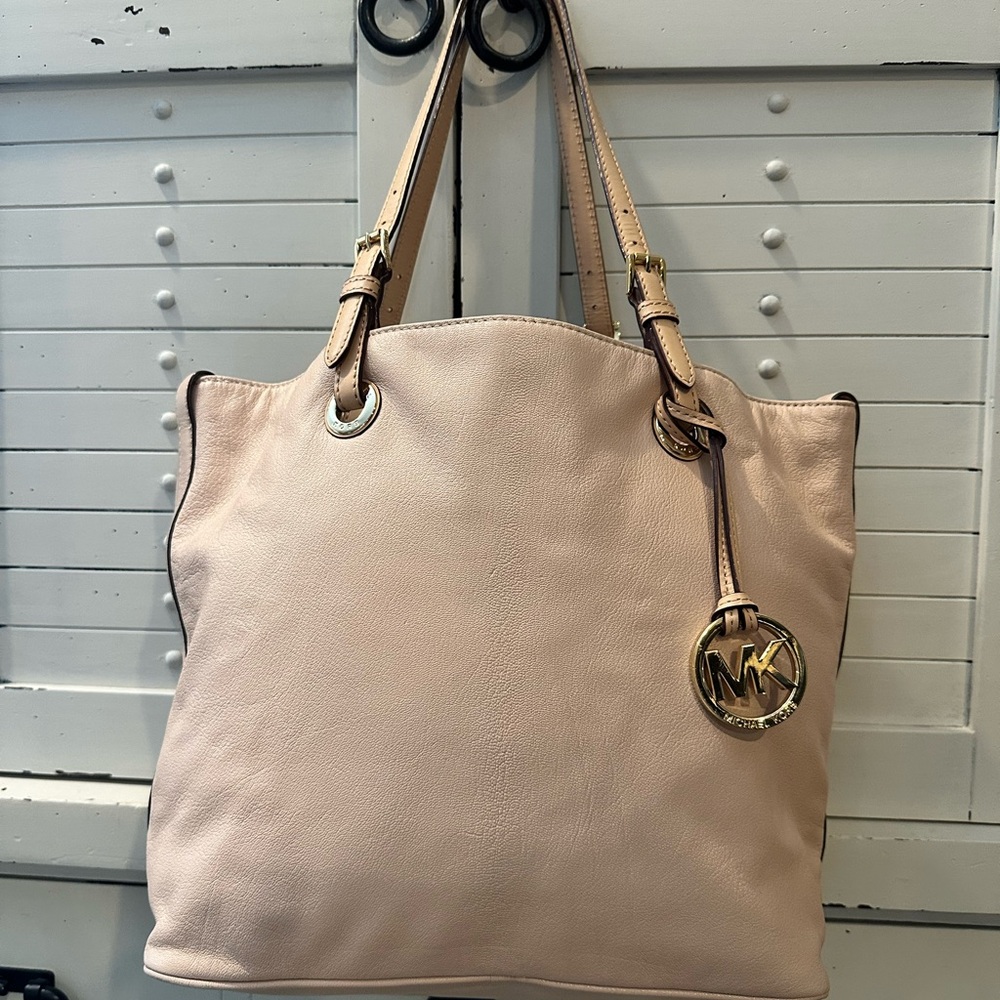 Michael Kors Pink Shoulder Bag with Gold-Tone Accents leather clean pattern